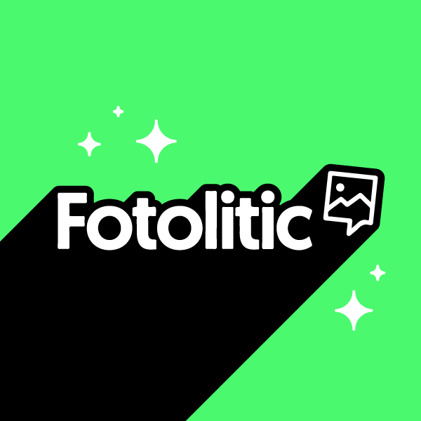 Logo de Fotolitic con fondo verde